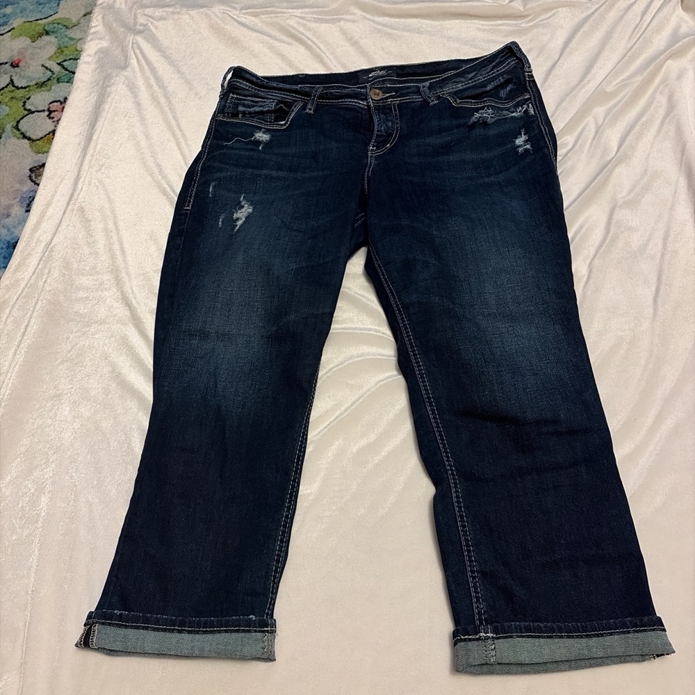 Silver Jeans Women's Distressed Dark Blue Suki Capri Jeans